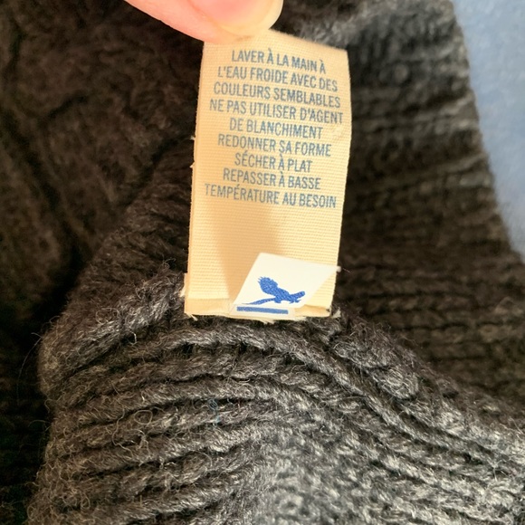 American Eagle Short Sleeve Sweater - Picture 6 of 8